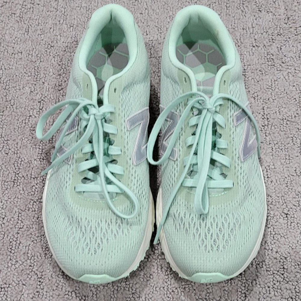 Women's New Balance NB Fresh Foam Arishi running shoes - sze 9 mint green
